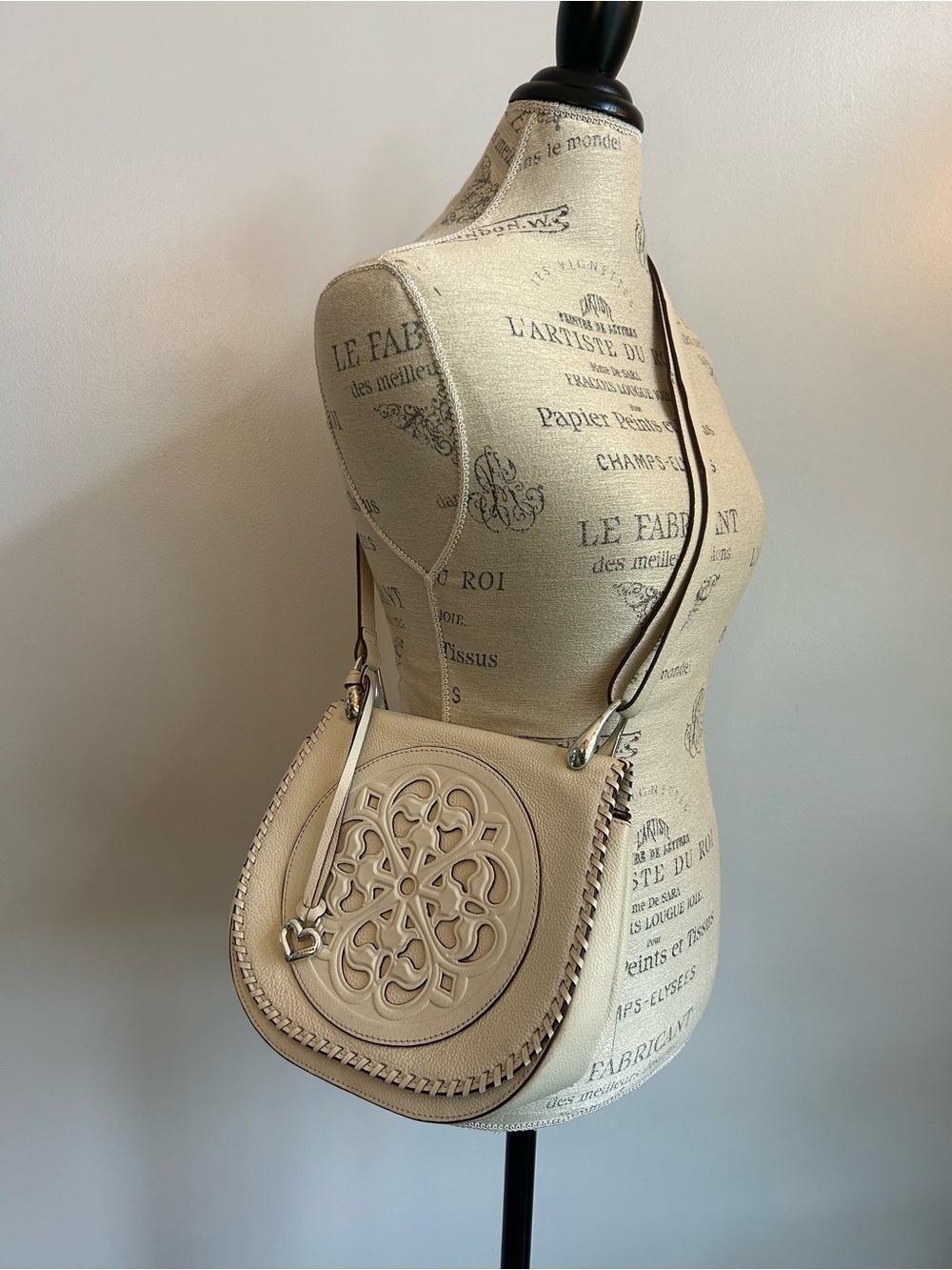 Brighton Ferrara GISELLA 3D Medallion Saddle Crossbody Bag Purse White Ivory